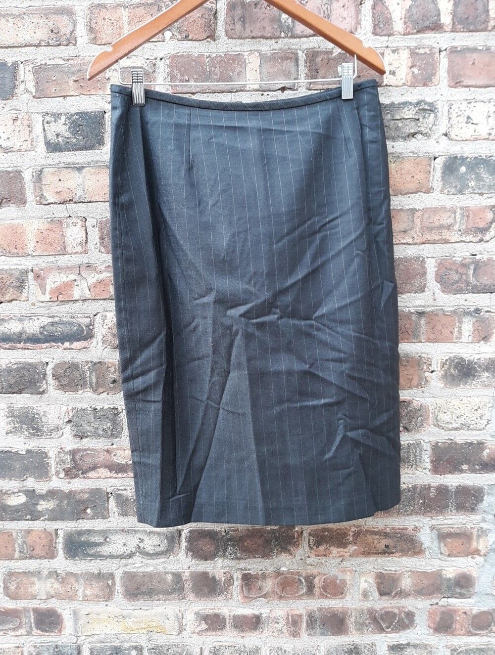 Linda Allard Ellen Tracy Wool Skirt Size 12 Dark Gray Pinstripe Office Flawed